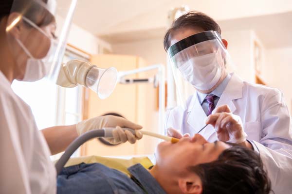 Dental Emergencies: When To Visit An Emergency Dentist