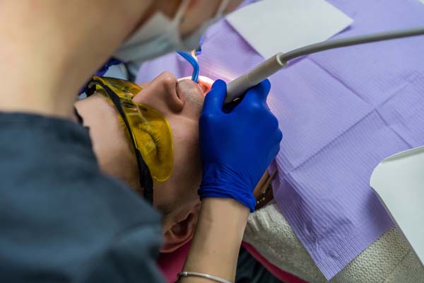 Laser Dentistry: An Alternative To Traditional Dental Treatment